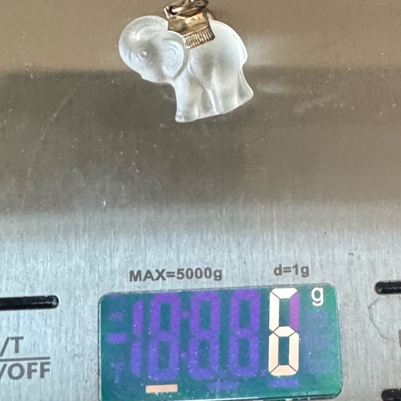 Vintage Small Crystal Elephant Pendant - Picture 8 of 8